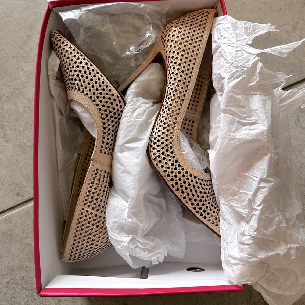 Vince Camuto o stiletto pumps